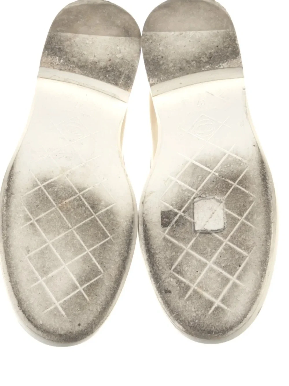 CHANEL Turnlock CC Logo Leather Loafers White 37